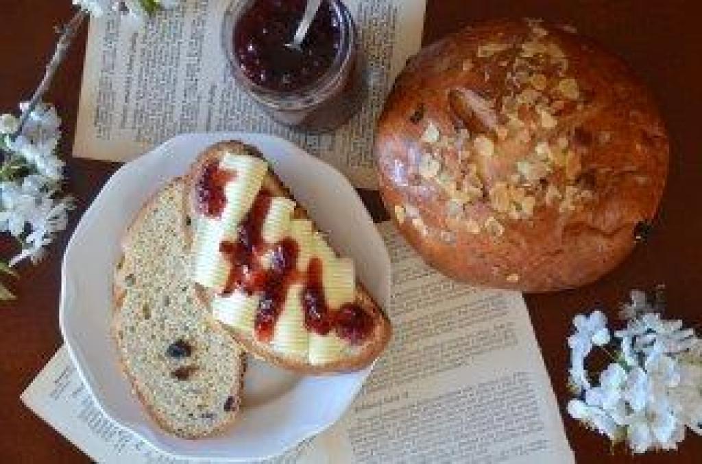 Mazanec sváteční s máslem bal.