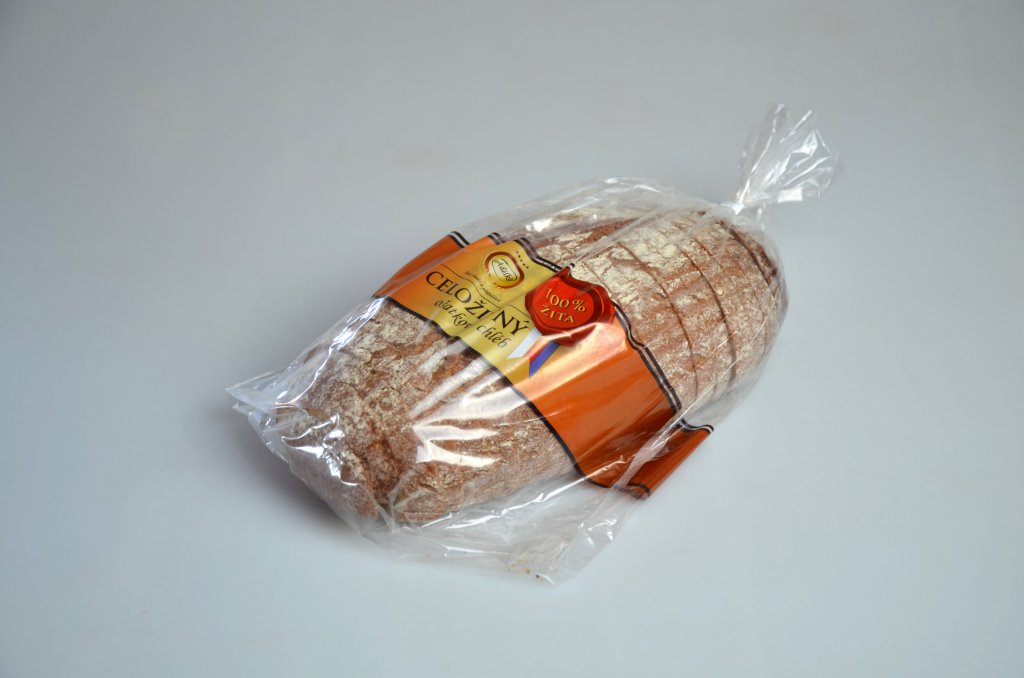 Chléb celožitný krájený bal.