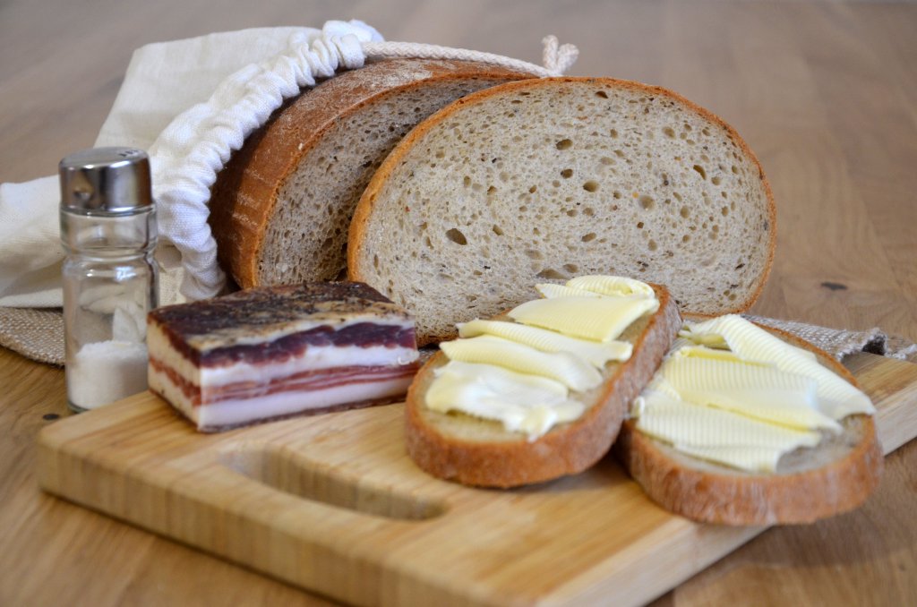 Chléb pelhřimovský kráj.1200 g, bal.